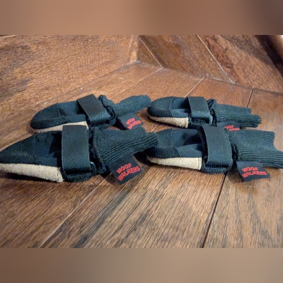 Muttluks, Woof Walkers Dog Boots with Leather Soles Itty Bitty & Silicone Boots - Picture 4 of 13